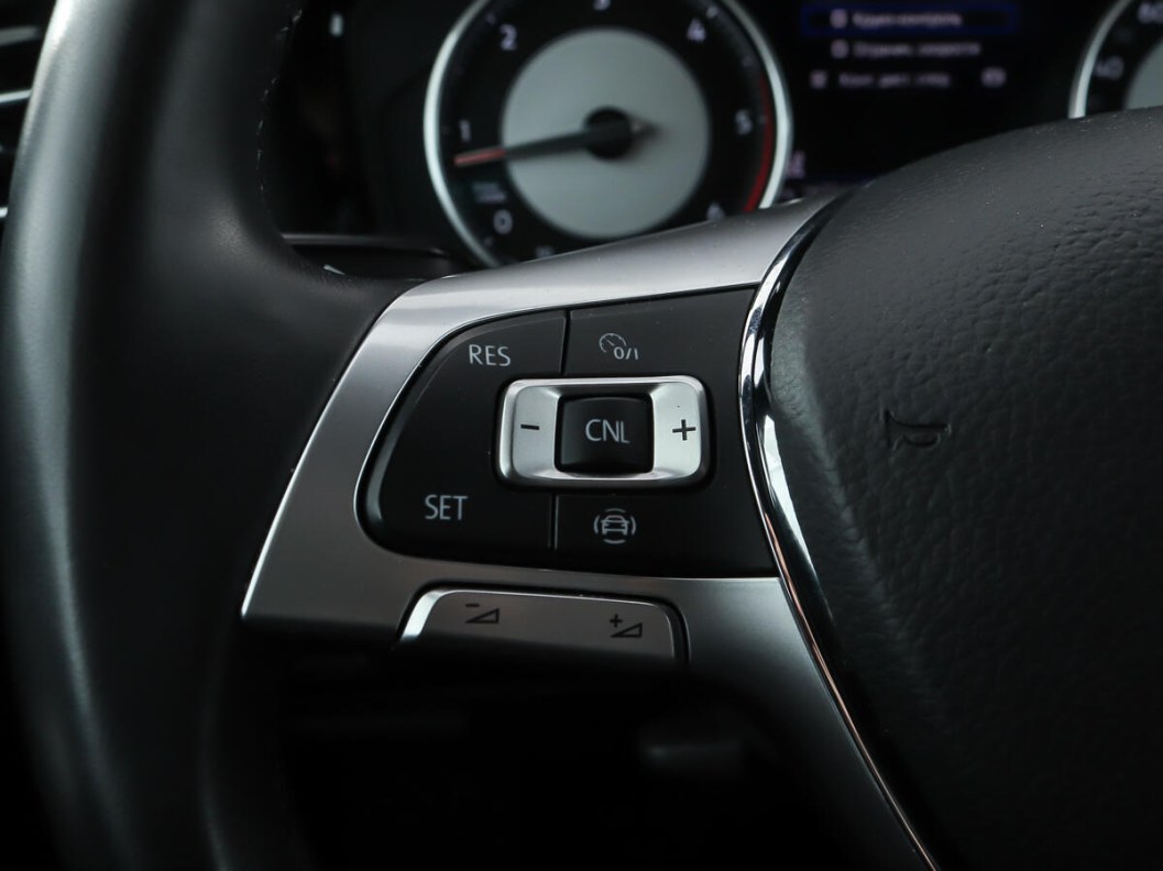 Volkswagen Touareg Exclusive 3.0  фото 12