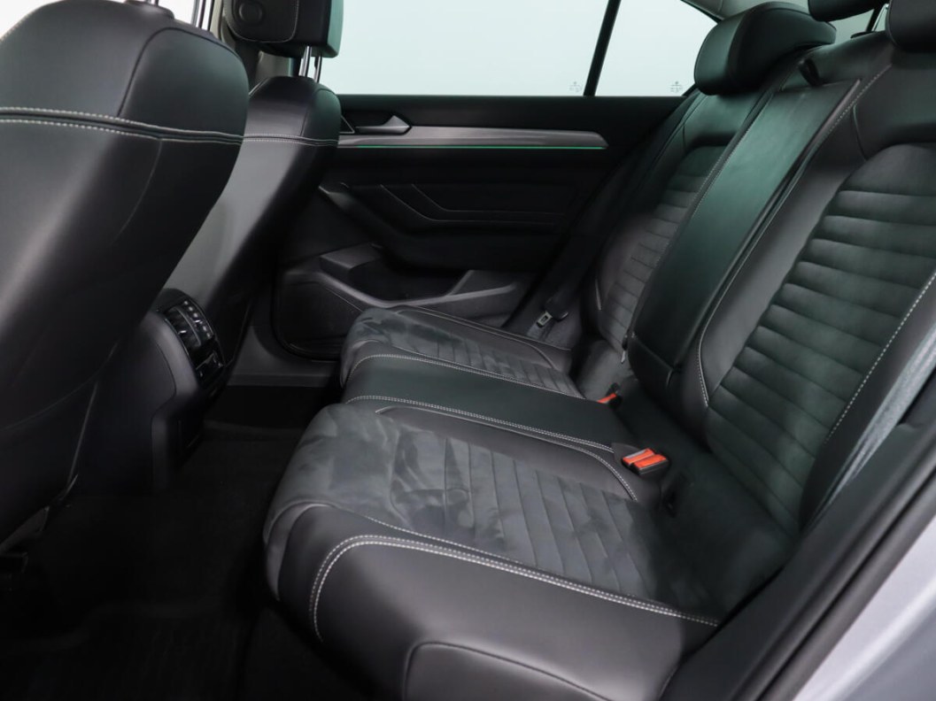 Volkswagen Passat 2.0 DSG фото 12