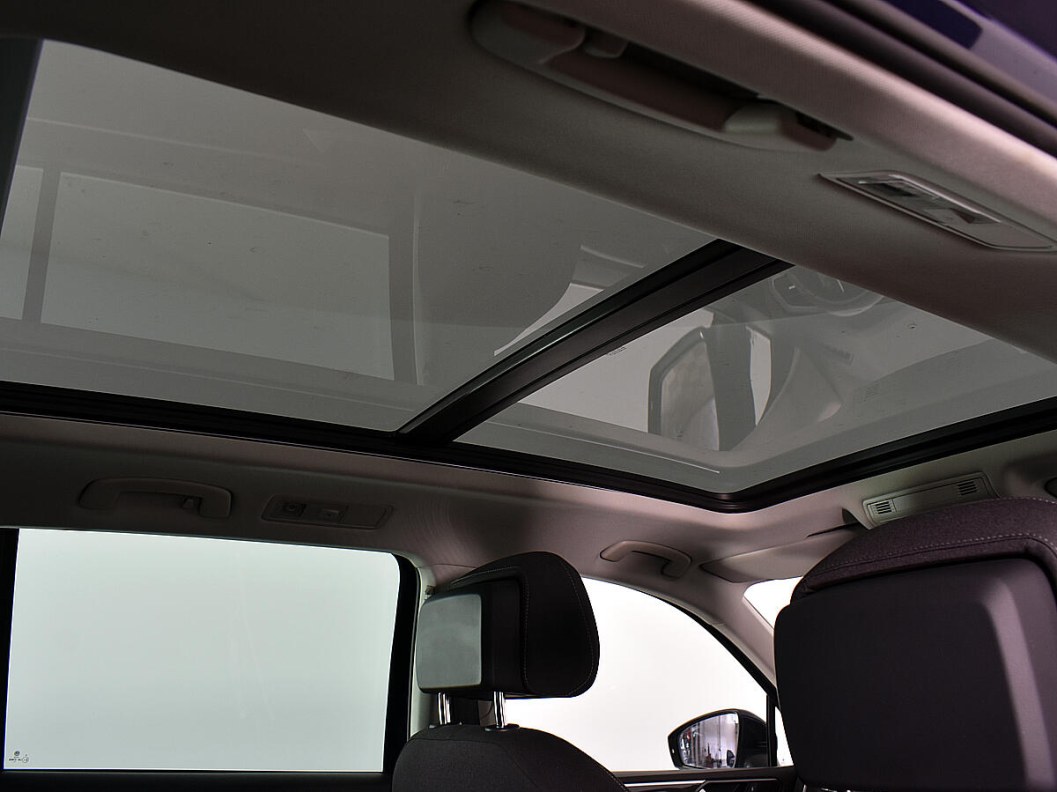Volkswagen Tiguan Comfortline 2.0 DSG фото 17