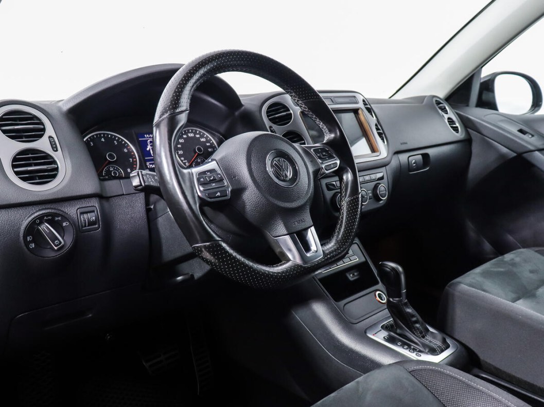 Volkswagen Tiguan Sport 2.0 АКПП фото 9