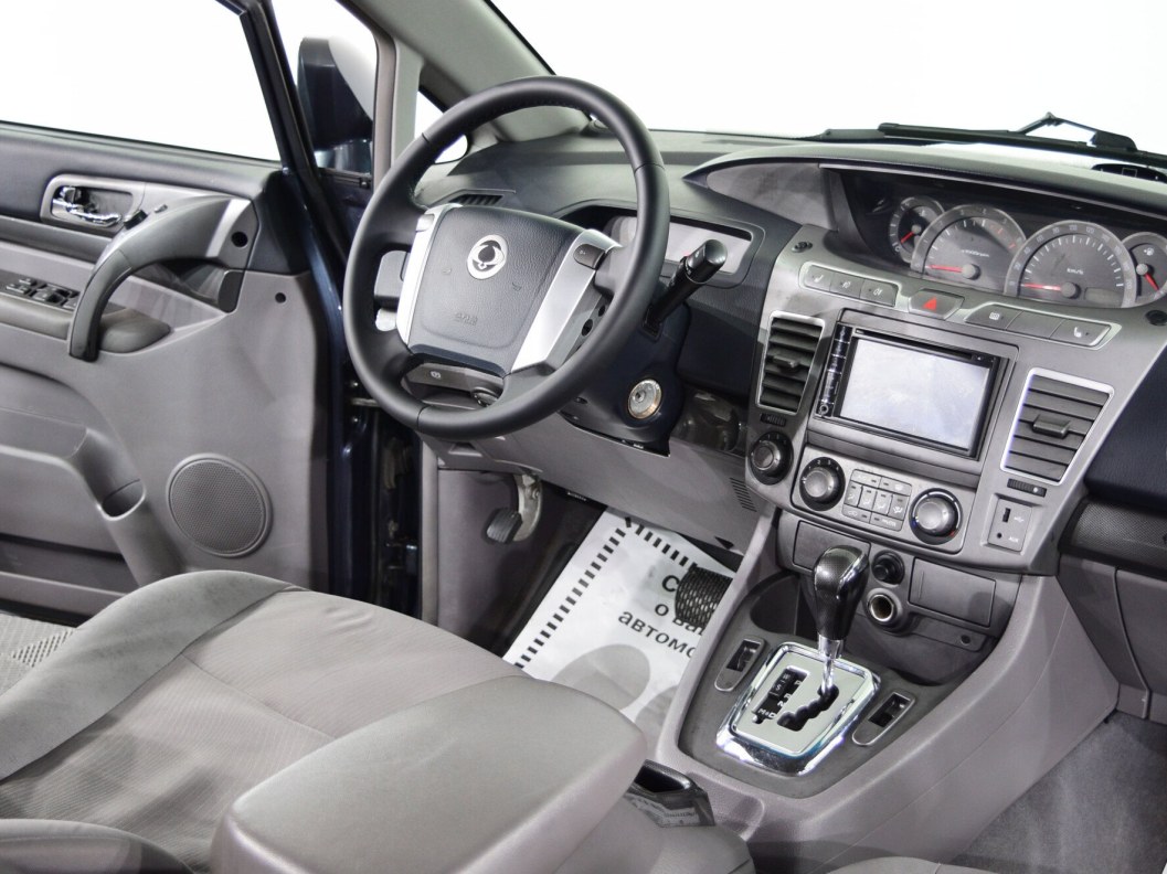 SsangYong Stavic Luxury 2.0  фото 8