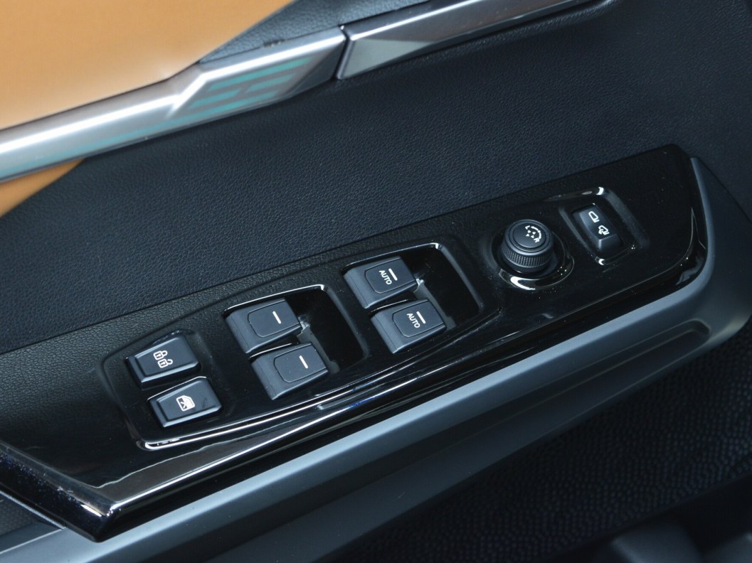 SsangYong Torres 4WD  фото 12