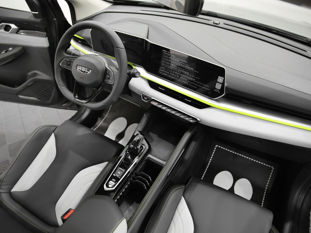Geely Coolray FWD Flagship DCT, 2023 фото 9