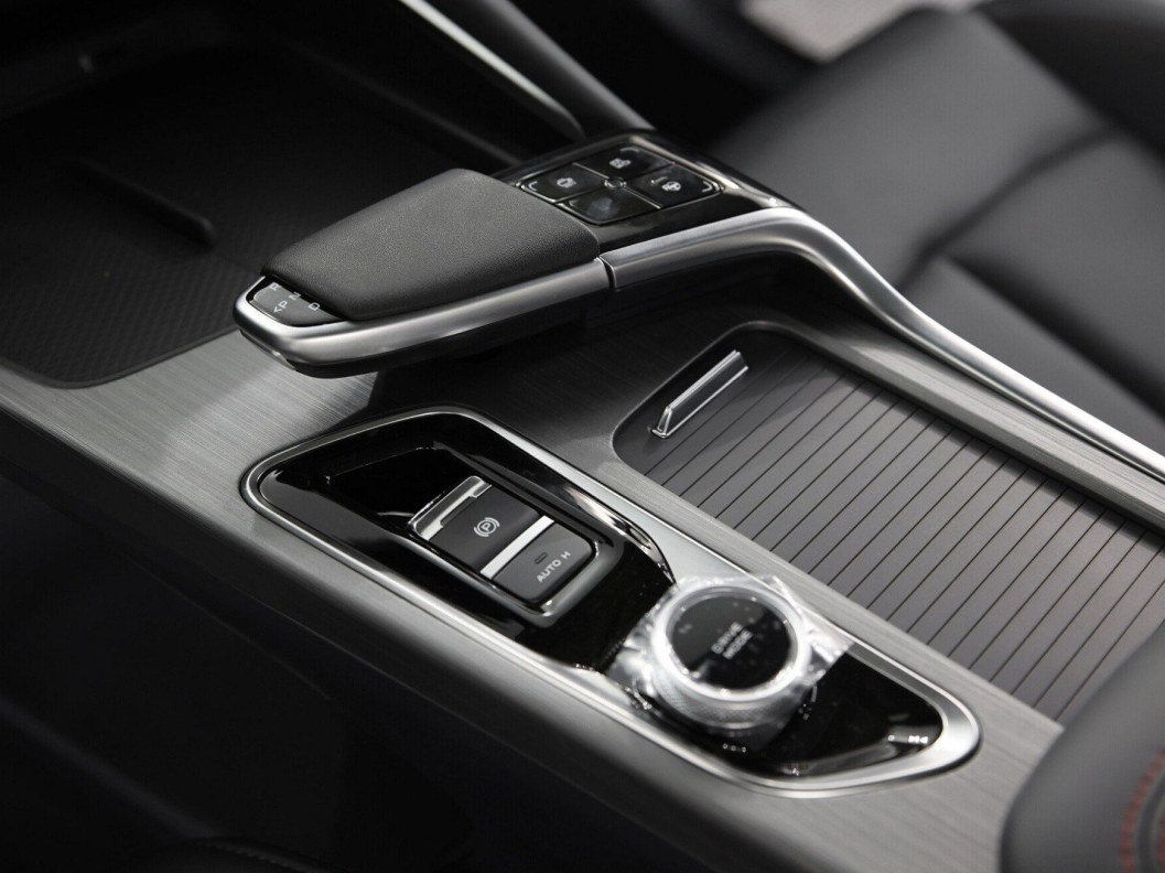 Changan UNI-T FWD Tech DCT фото 14