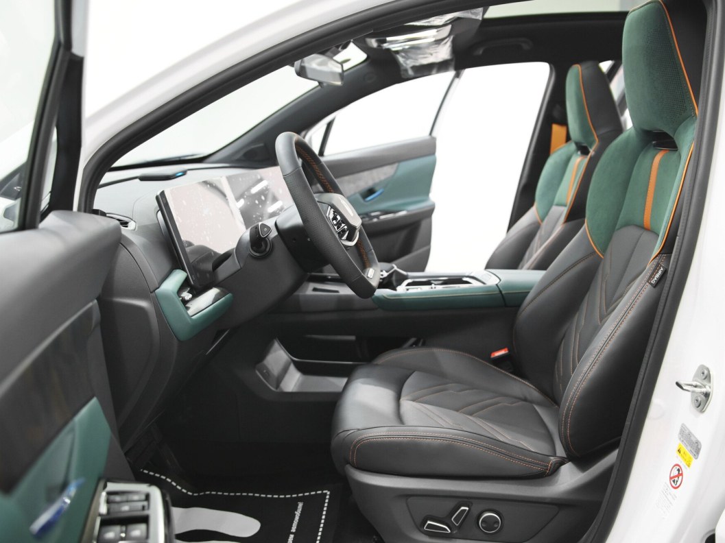Changan UNI-T Exclusive DCT фото 6
