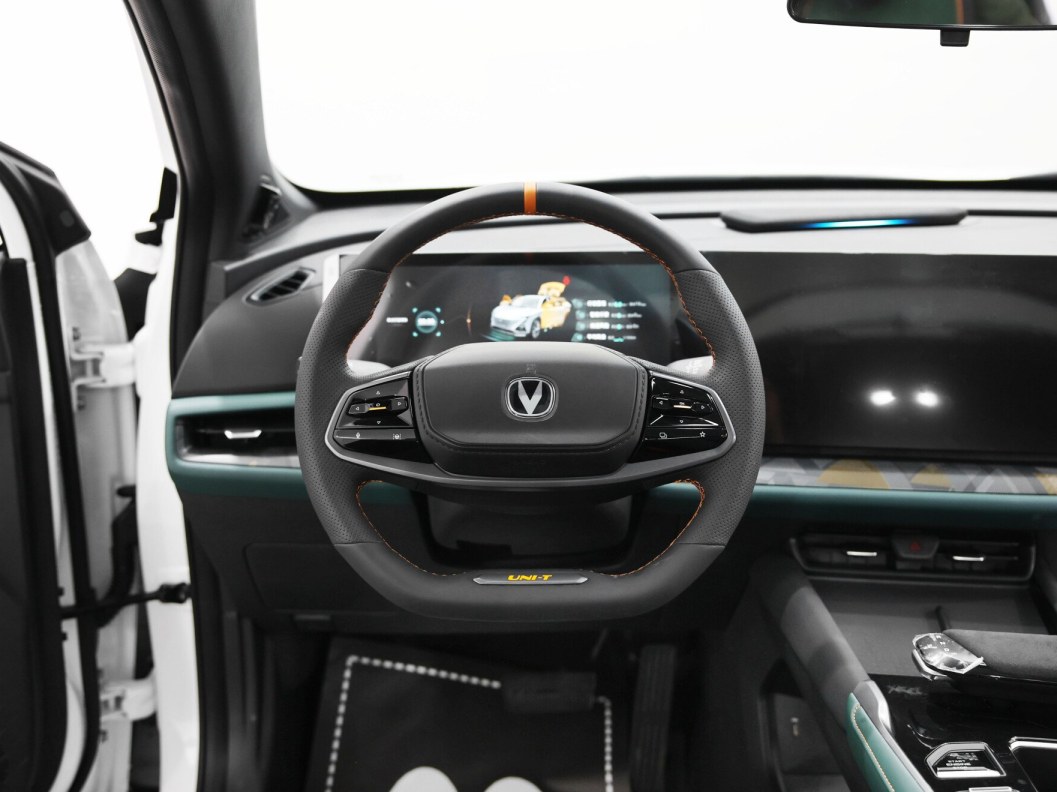 Changan UNI-T Exclusive DCT фото 8