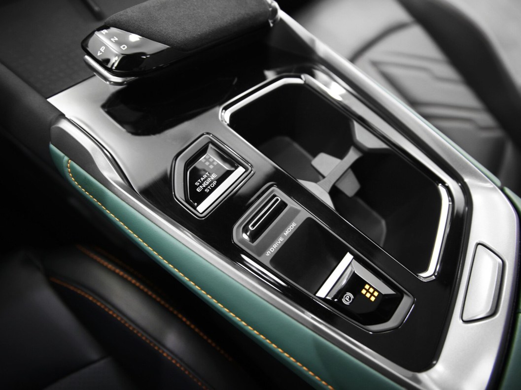 Changan UNI-T Exclusive DCT фото 14
