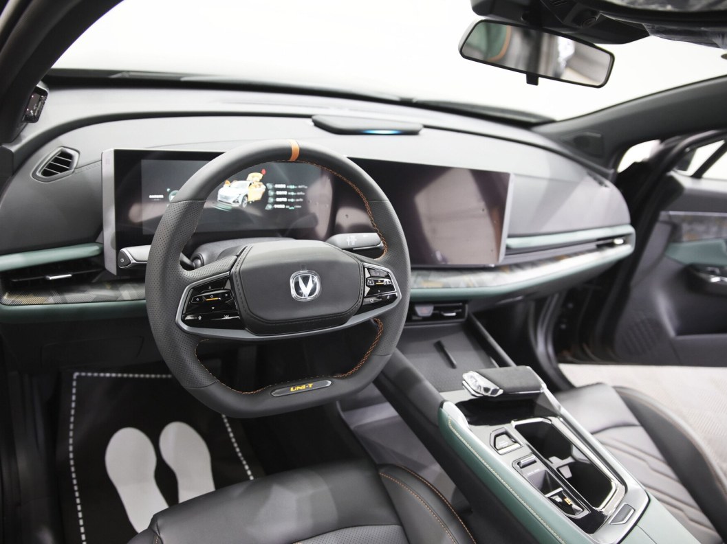 Changan UNI-T Exclusive DCT фото 7
