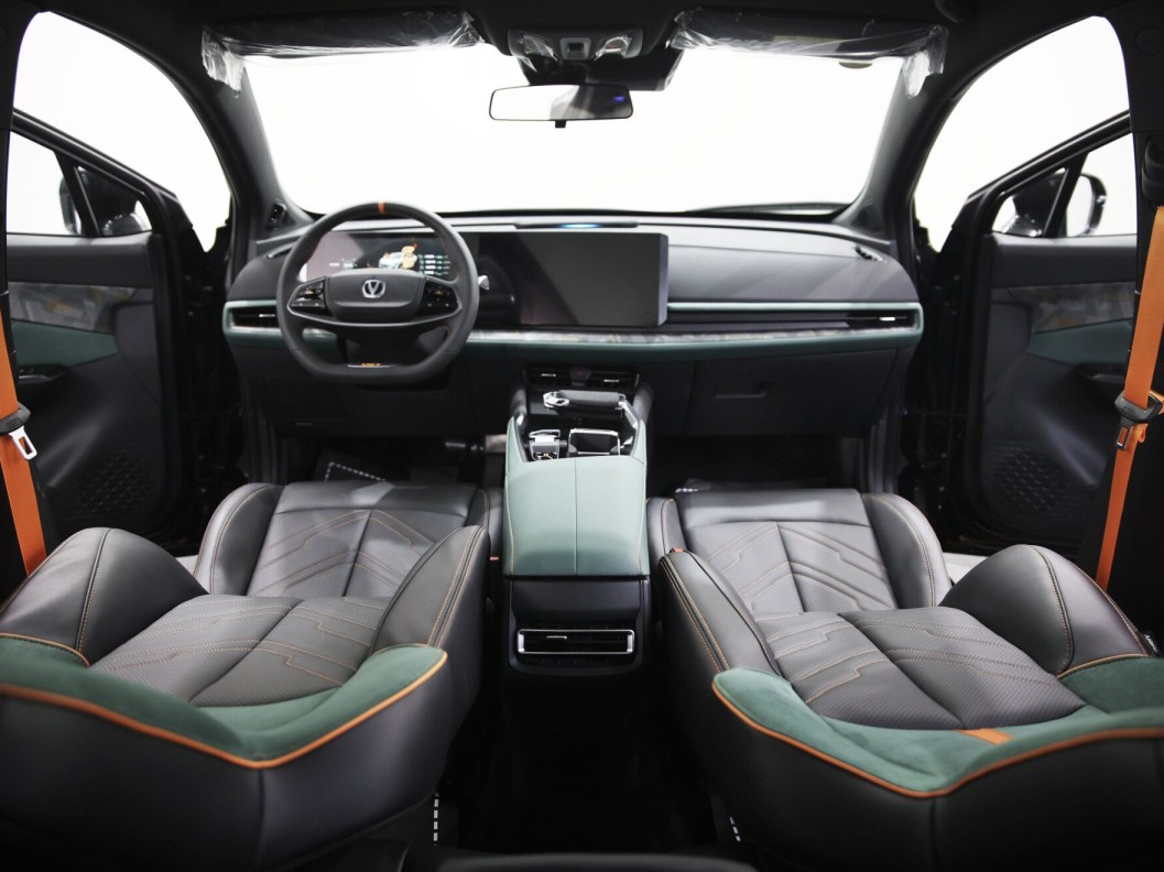 Changan UNI-T Exclusive DCT фото 17