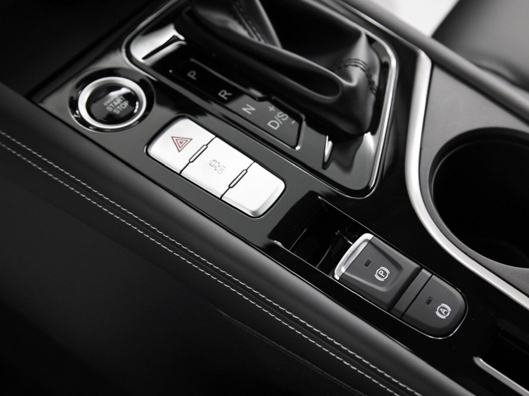 JAC J7 Luxury CVT, 2023 фото 14