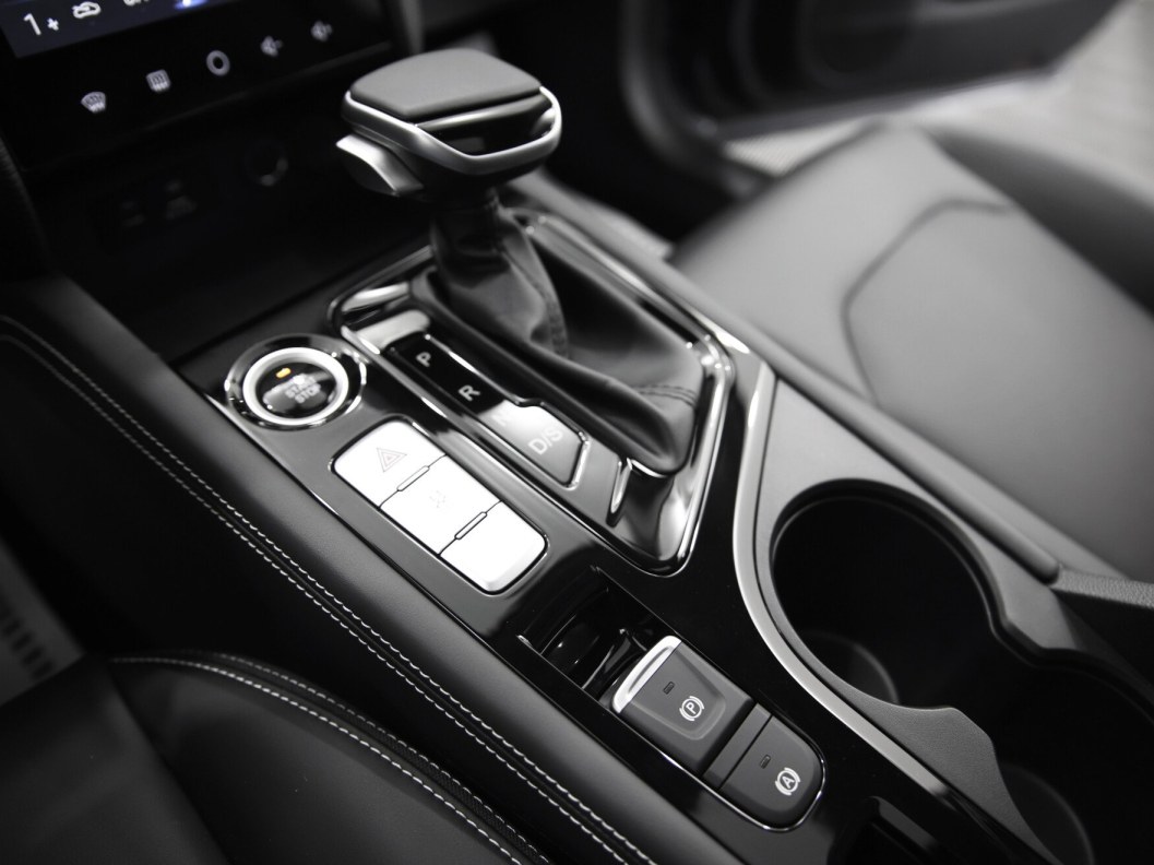 JAC J7 Luxury CVT, 2023 фото 16