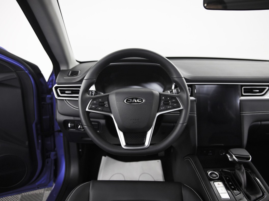 JAC J7 Luxury CVT, 2023 фото 8