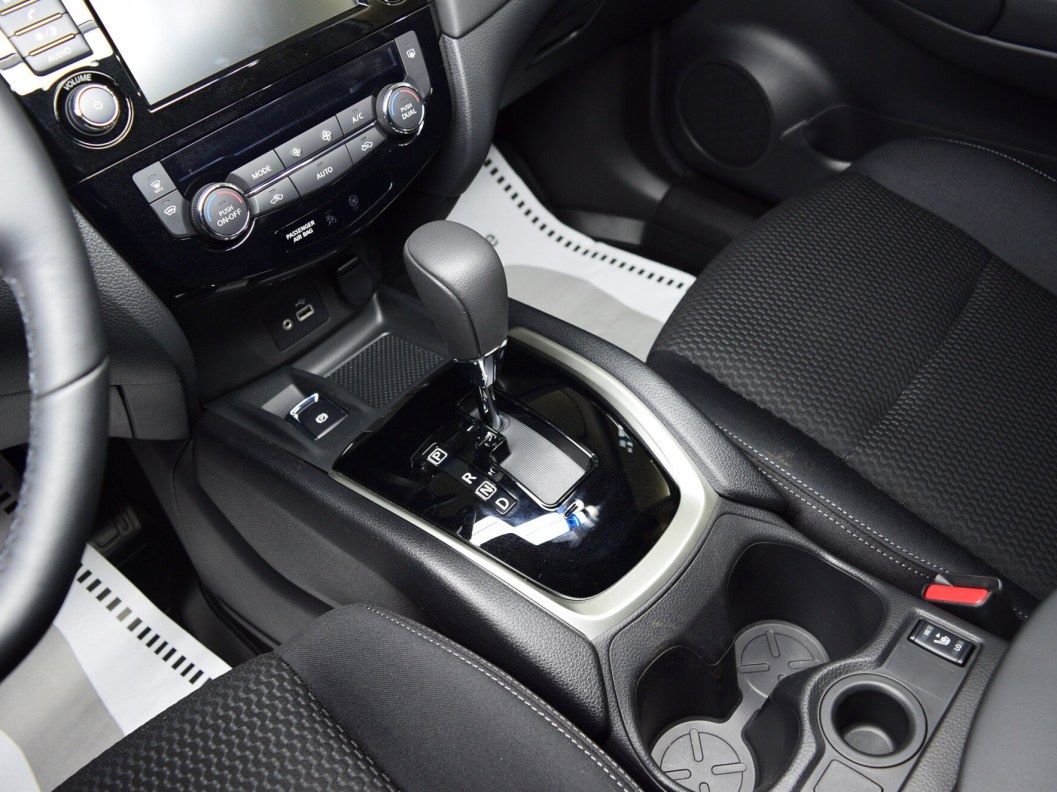 Nissan X-Trail SE 2.0 CVT фото 9