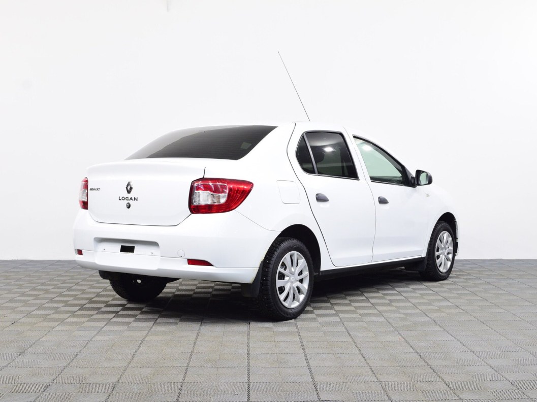 Renault Logan Access 1.6 МКПП фото 5