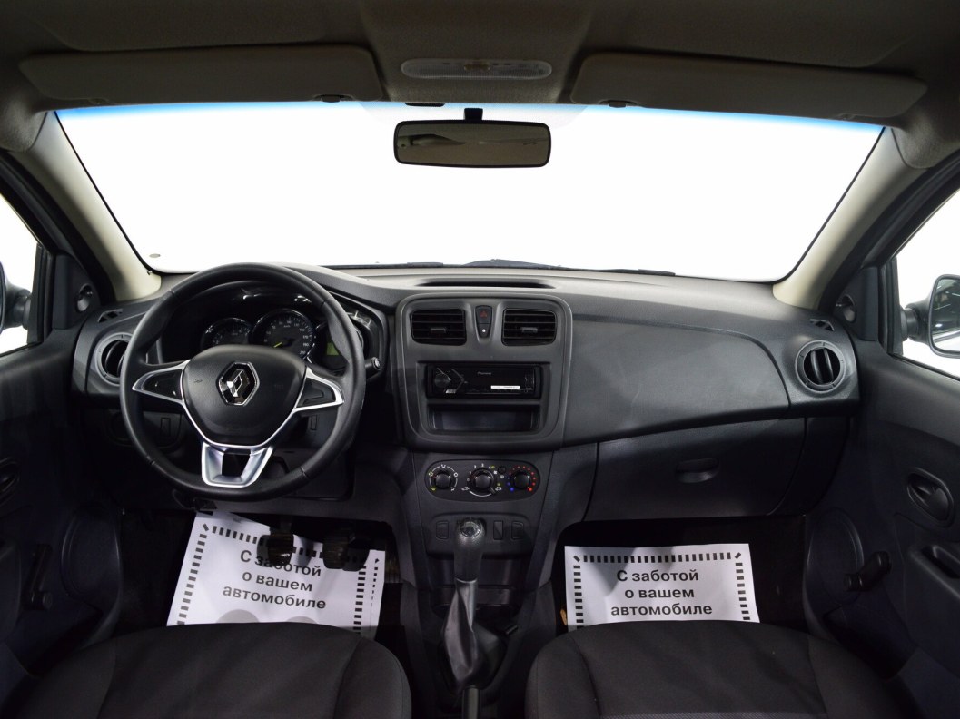 Renault Logan Access 1.6 МКПП фото 11
