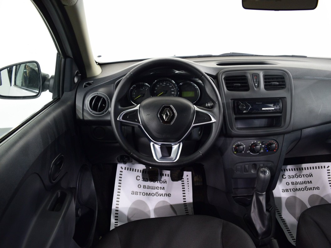Renault Logan Access 1.6 МКПП фото 12