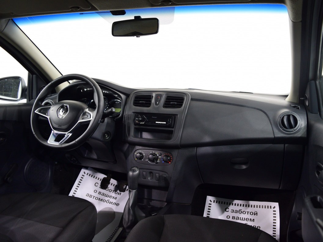 Renault Logan Access 1.6 МКПП фото 13
