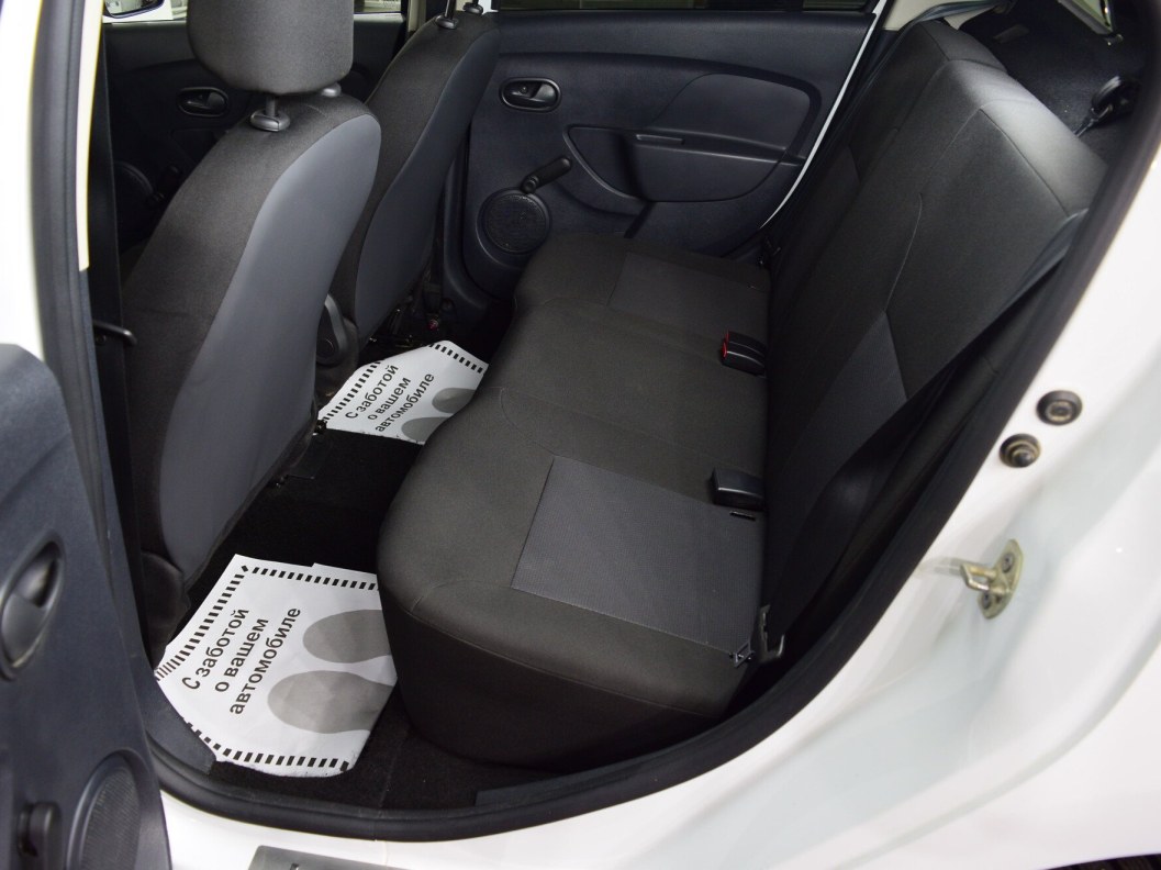 Renault Logan Access 1.6 МКПП фото 17