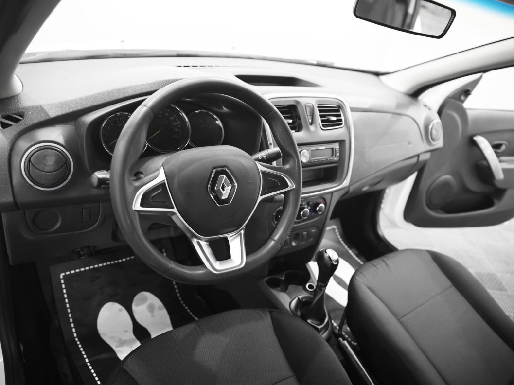 Renault Logan Life 1.6 АКПП фото 6