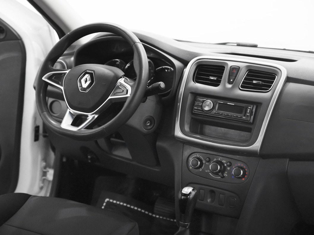 Renault Logan Life 1.6 АКПП фото 8