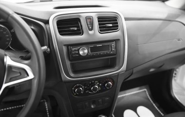 Renault Logan Life 1.6 АКПП превью 12