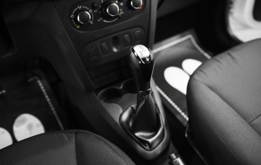 Renault Logan Life 1.6 АКПП превью 13
