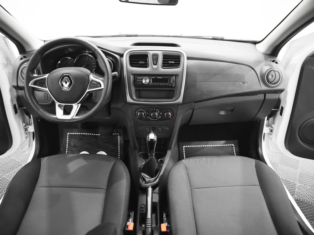 Renault Logan Life 1.6 АКПП фото 14