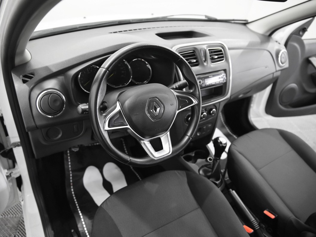 Renault Logan Life 1.6 АКПП фото 6