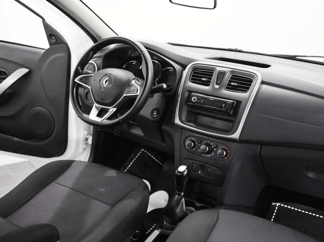 Renault Logan Life 1.6 АКПП фото 8