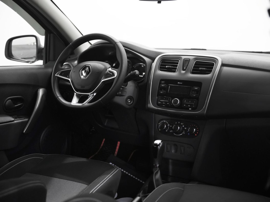 Renault Logan Life 1.6 АКПП фото 8