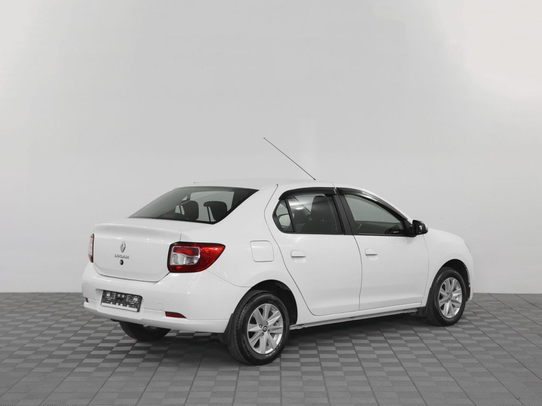 Renault Logan Style 1.6 МКПП фото 3
