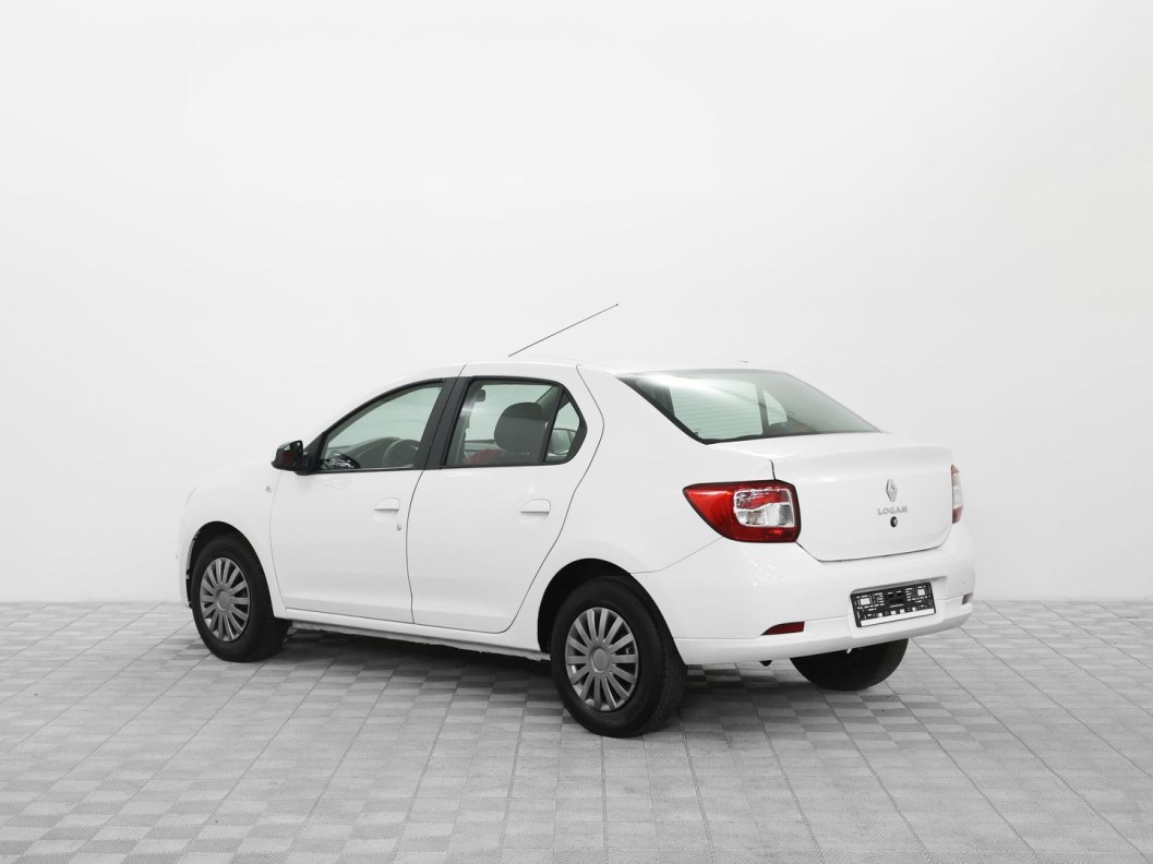 Renault Logan Life 1.6 МКПП фото 4