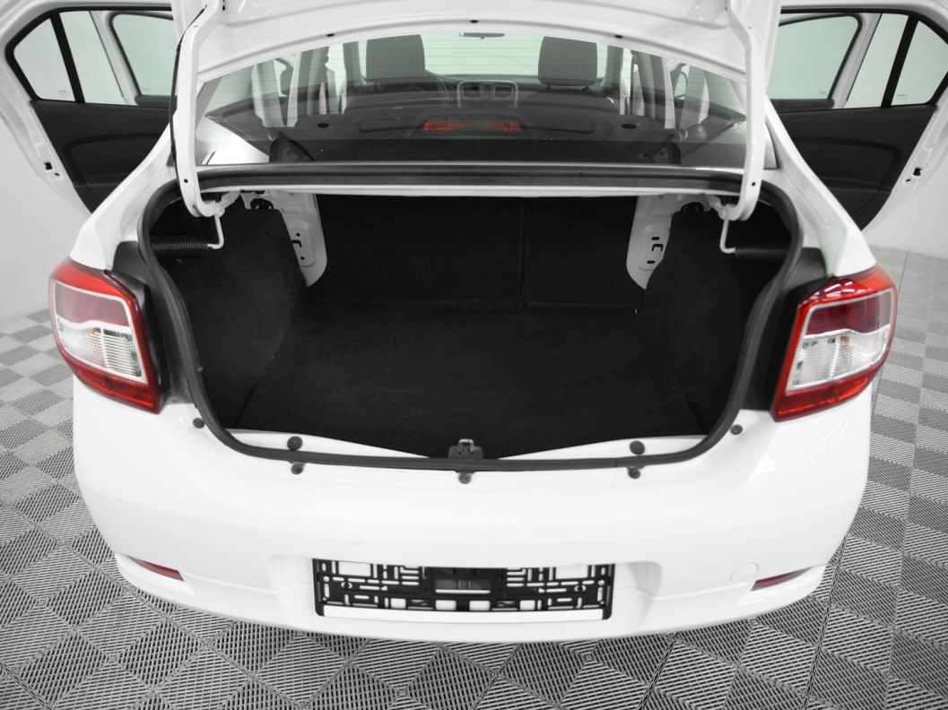 Renault Logan Life 1.6 МКПП фото 16