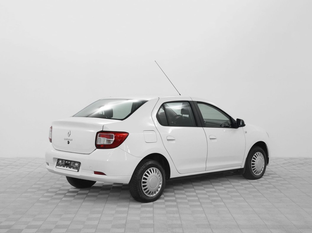 Renault Logan Drive 1.6 МКПП фото 3