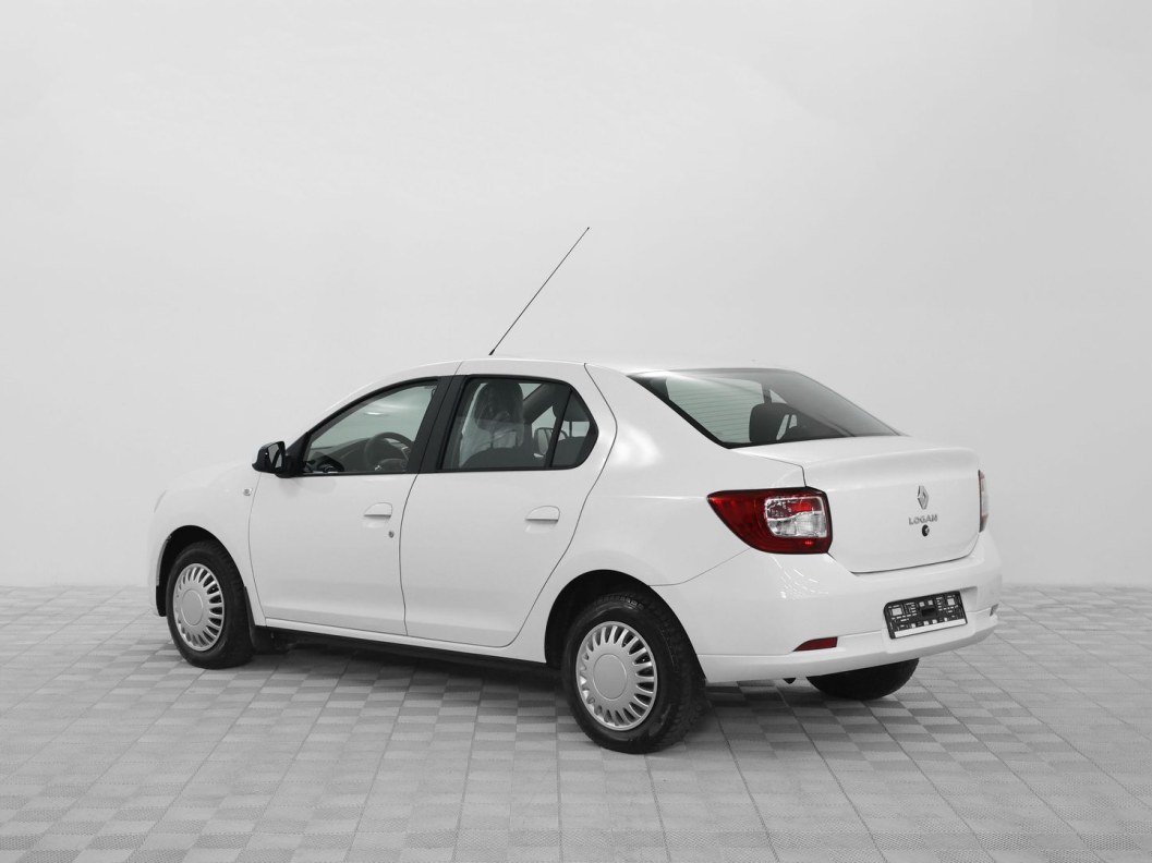 Renault Logan Drive 1.6 МКПП фото 4
