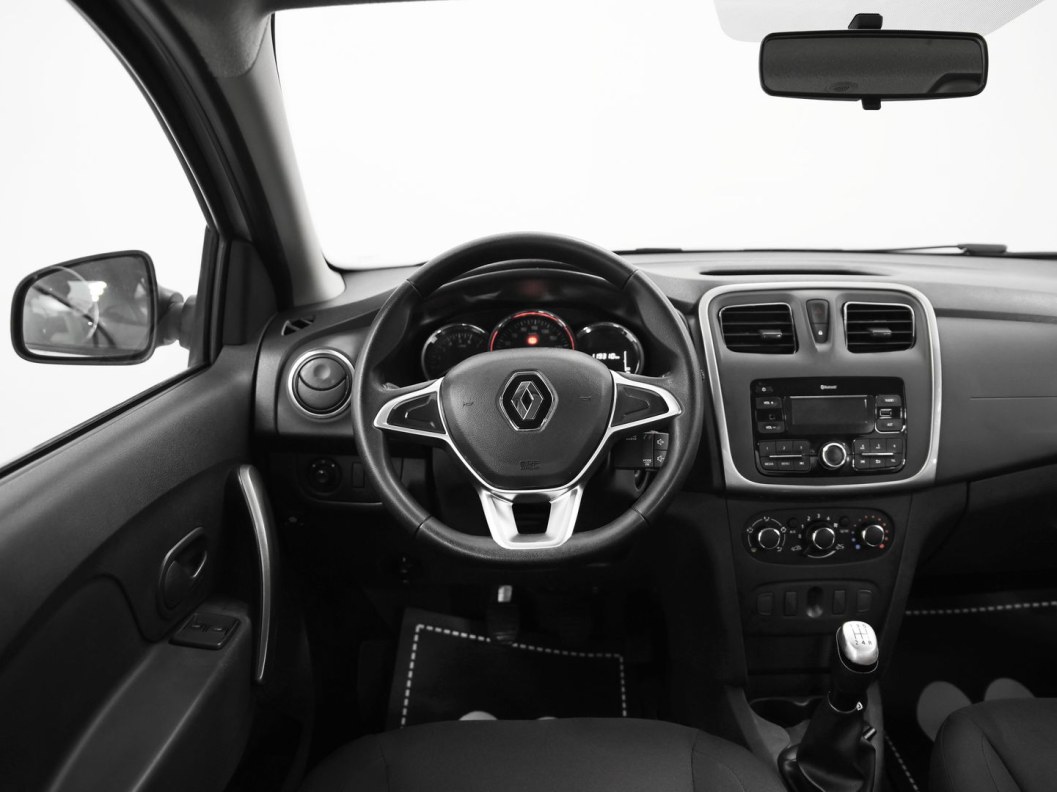 Renault Logan Drive 1.6 МКПП фото 7