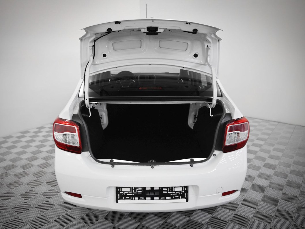 Renault Logan Drive 1.6 МКПП фото 14