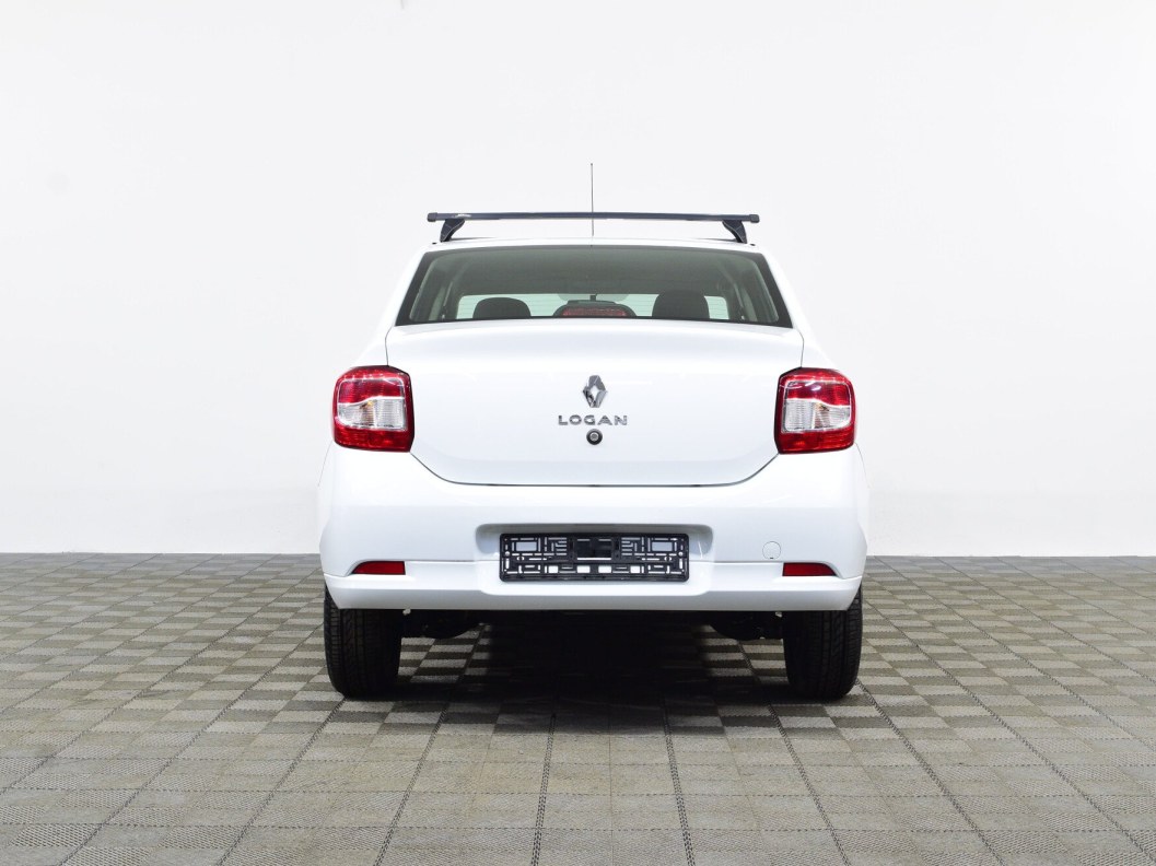 Renault Logan Drive 1.6 МКПП фото 6