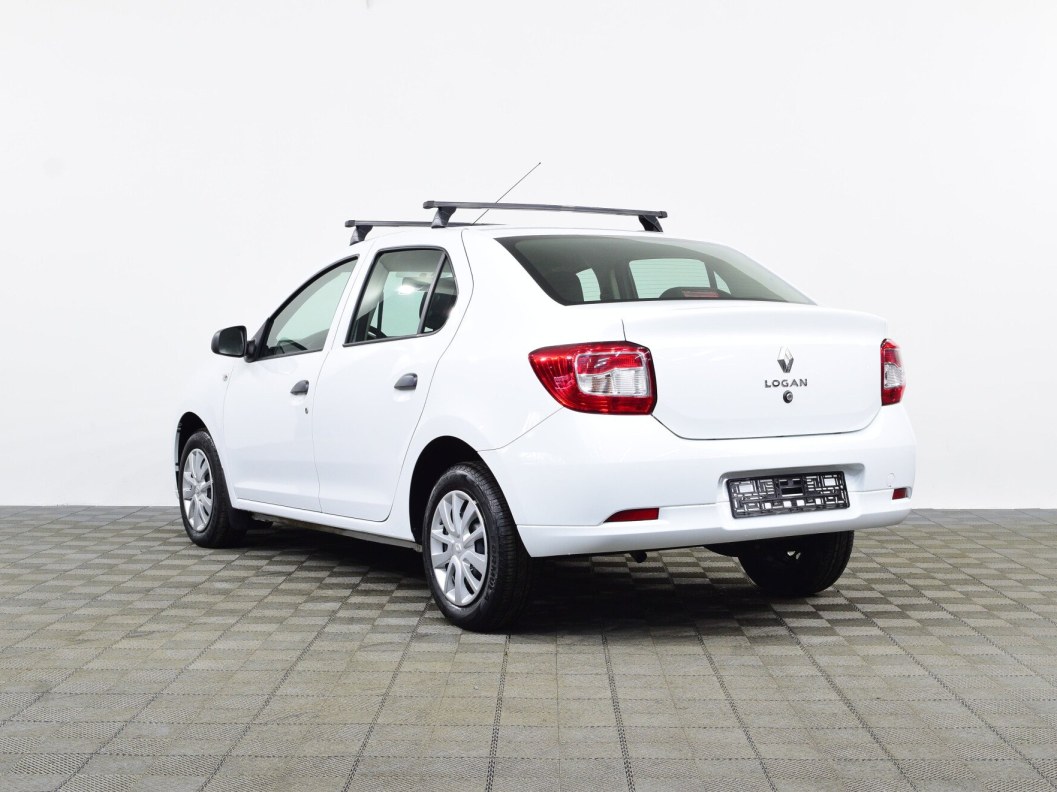 Renault Logan Drive 1.6 МКПП фото 7