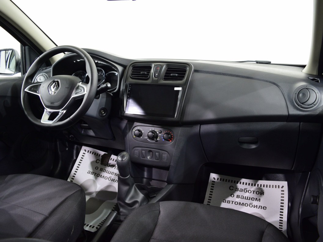 Renault Logan Drive 1.6 МКПП фото 12
