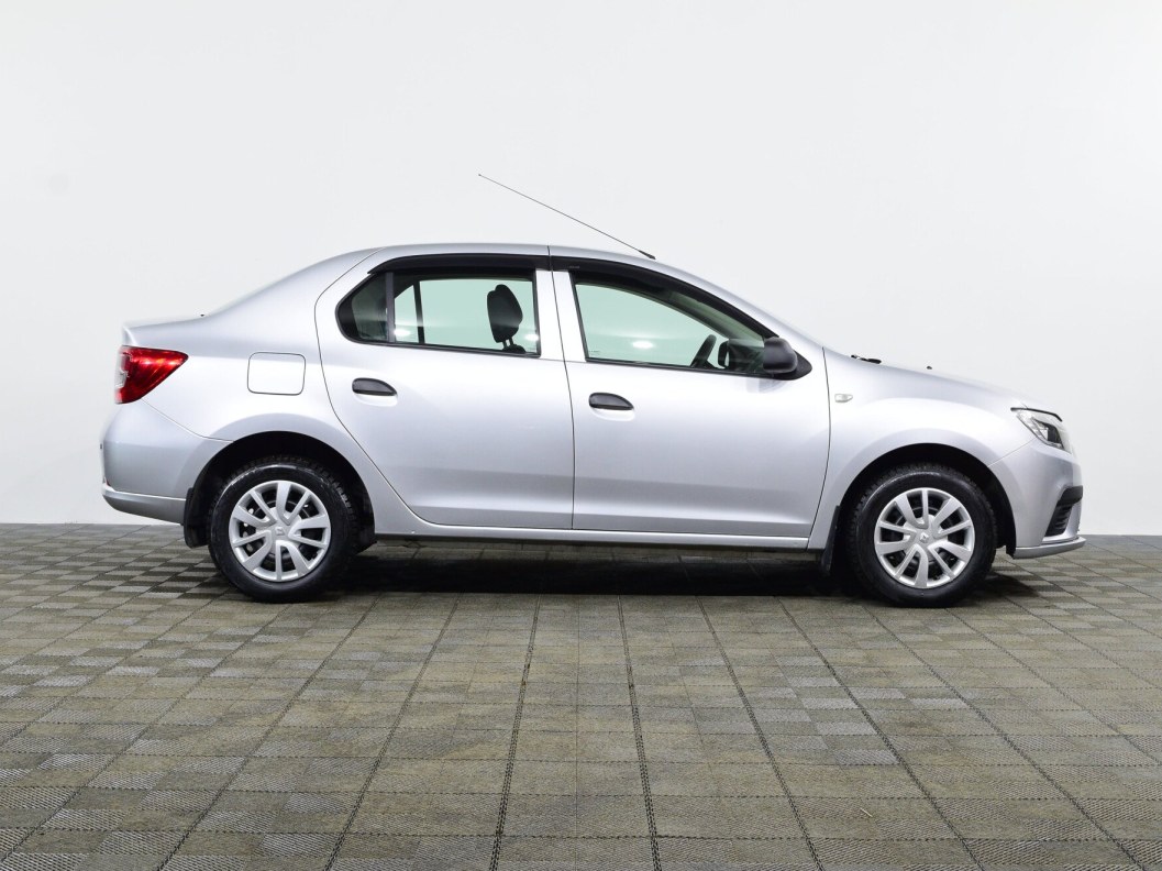 Renault Logan Access 1.6 МКПП фото 3