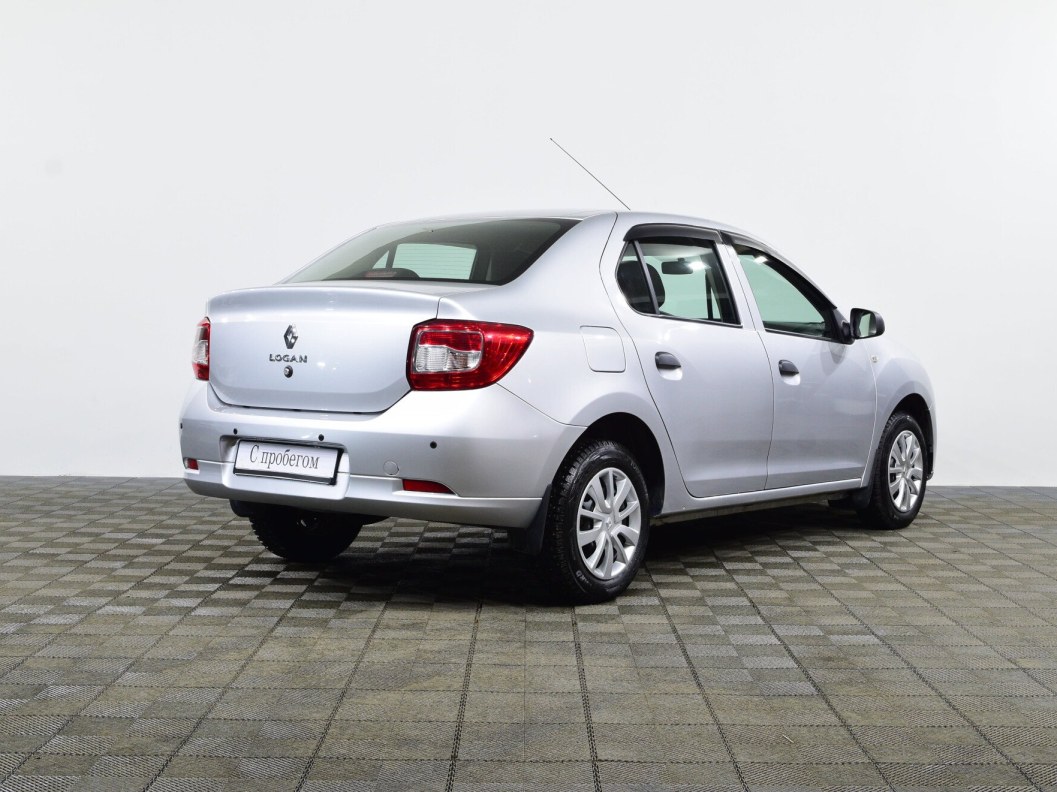 Renault Logan Access 1.6 МКПП фото 4