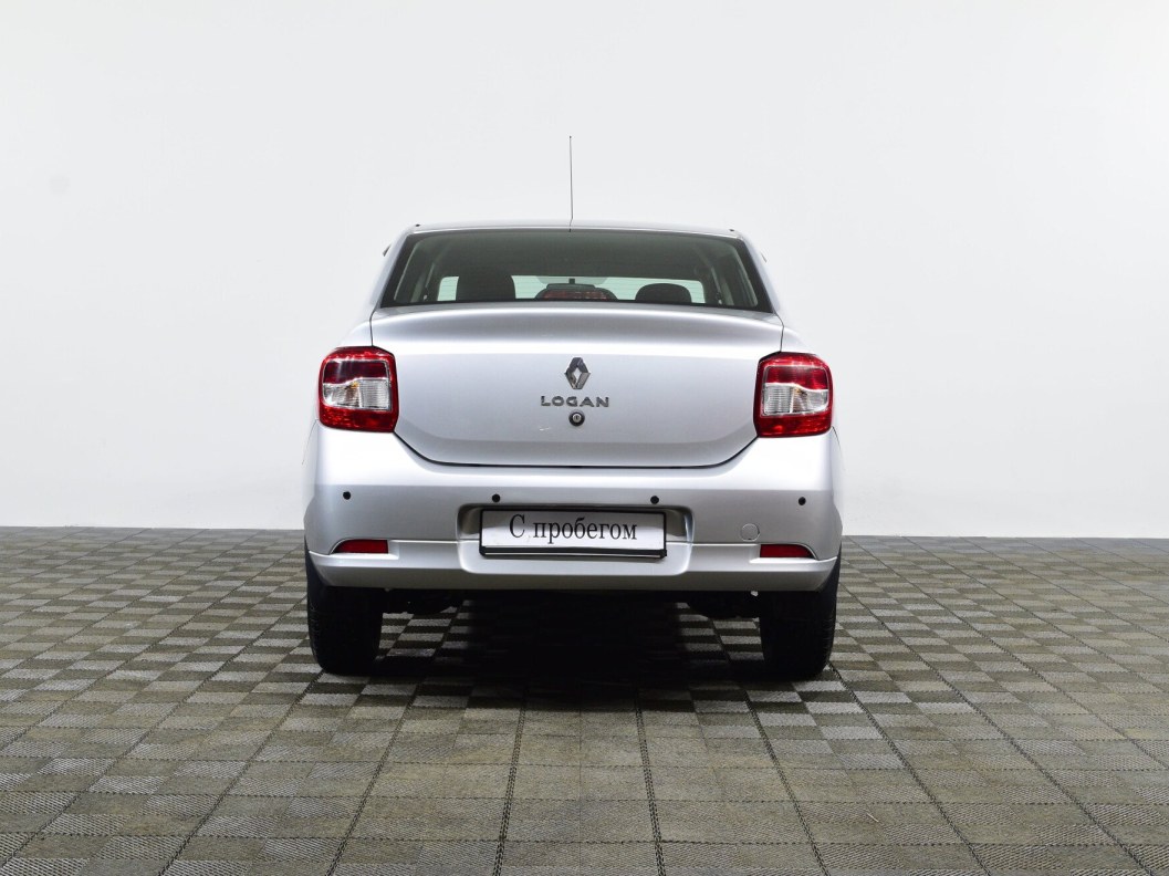 Renault Logan Access 1.6 МКПП фото 5