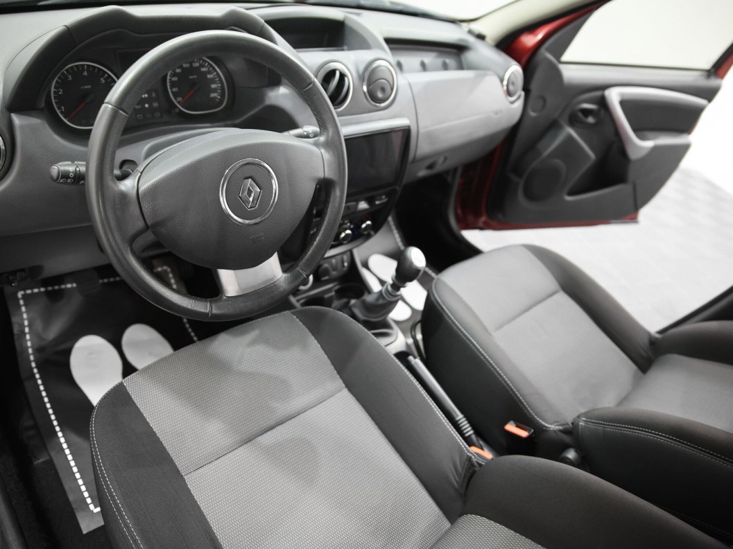 Renault Duster Luxe Privilege 2.0 МКПП фото 6