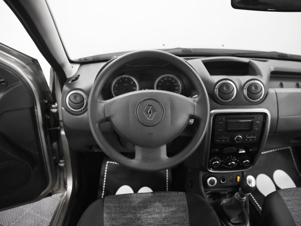 Renault Duster Privilege 1.6 МКПП фото 8