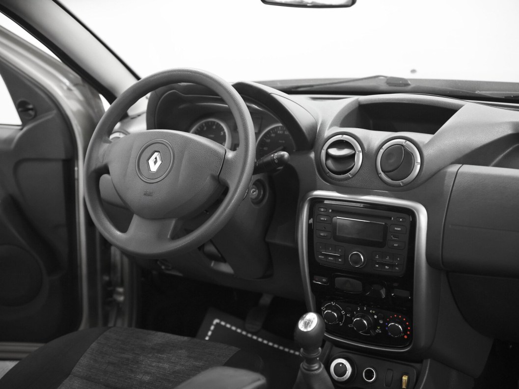 Renault Duster Privilege 1.6 МКПП фото 9