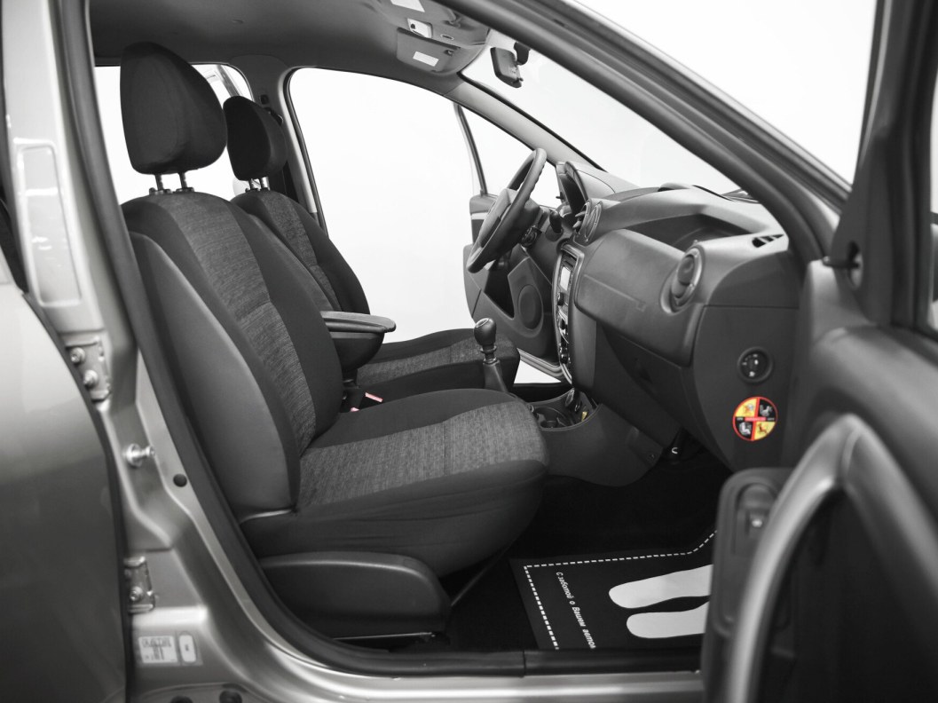 Renault Duster Privilege 1.6 МКПП фото 10
