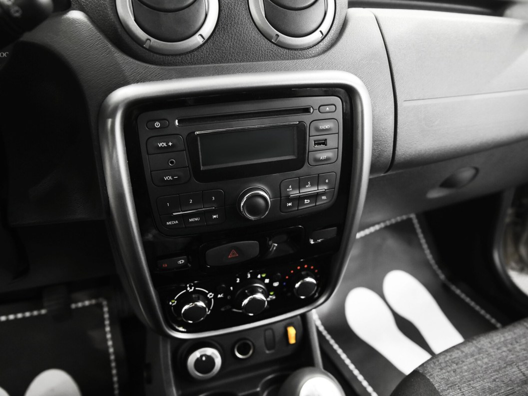 Renault Duster Privilege 1.6 МКПП фото 13
