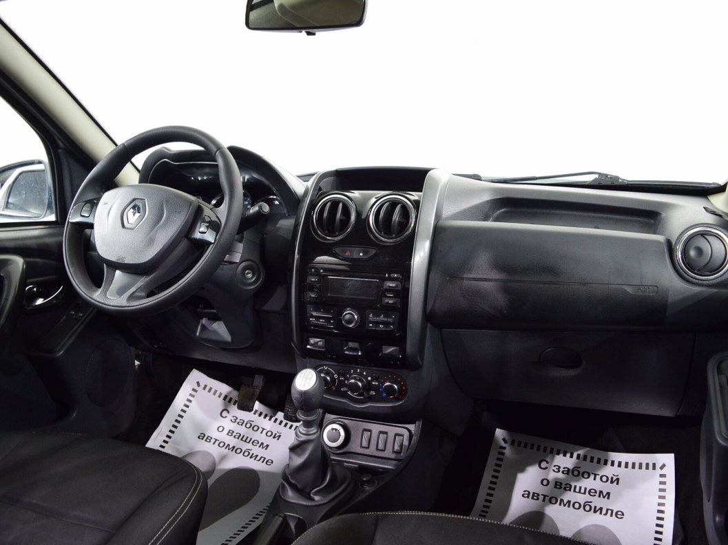 Renault Duster Privilege 1.6 МКПП фото 8