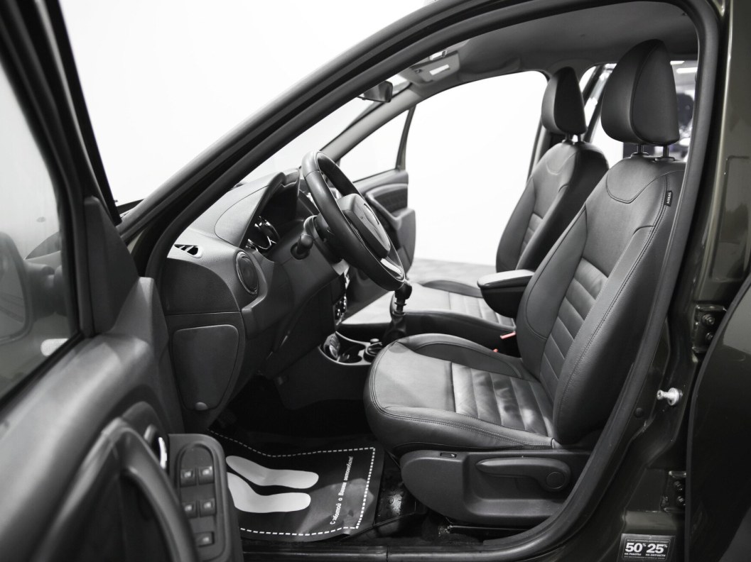 Renault Duster Luxe Privilege 1.5 МКПП фото 5